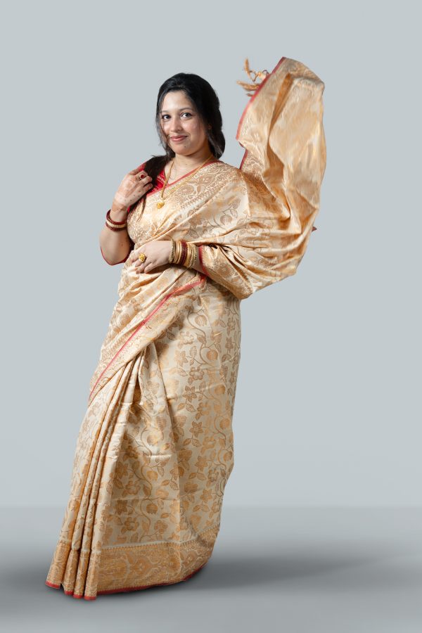 প্রিমিয়াম মিনাকারী কাতান সিল্ক শাড়ি – রাজকীয় ও আরামদায়ক ট্র্যাডিশনাল ড্র্যাপ ।