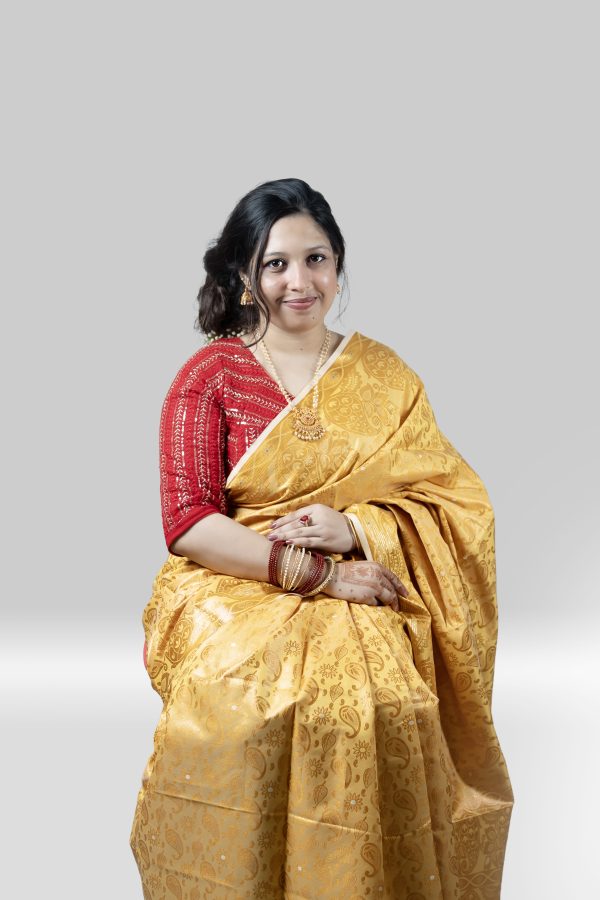 প্রিমিয়াম ডুয়াল-টোন মিনাকারী কাতান সিল্ক শাড়ি ।