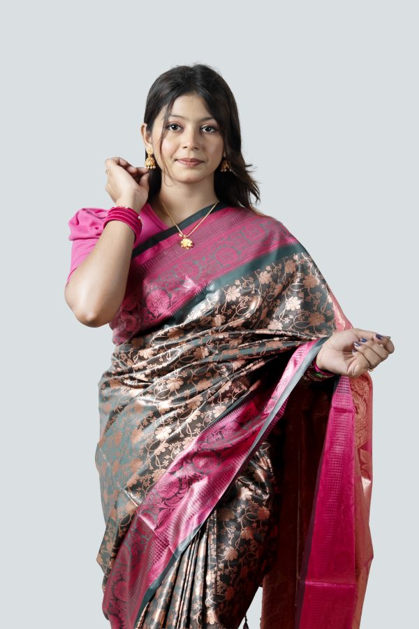 প্রিমিয়াম মিনাকারী কাতান সিল্ক শাড়ি – রয়্যাল ওয়াইন-ম্যাজেন্টা ও অ্যান্টিক গোল্ড