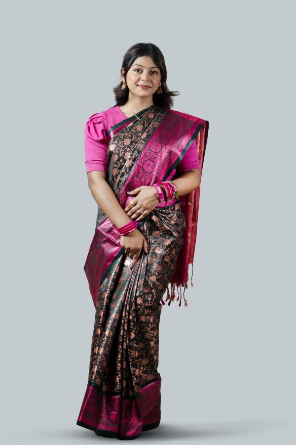 প্রিমিয়াম মিনাকারী কাতান সিল্ক শাড়ি – রয়্যাল ওয়াইন-ম্যাজেন্টা ও অ্যান্টিক গোল্ড