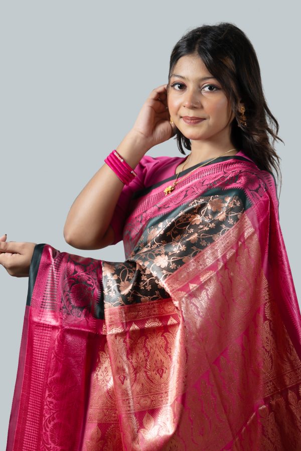 প্রিমিয়াম মিনাকারী কাতান সিল্ক শাড়ি – রয়্যাল ওয়াইন-ম্যাজেন্টা ও অ্যান্টিক গোল্ড